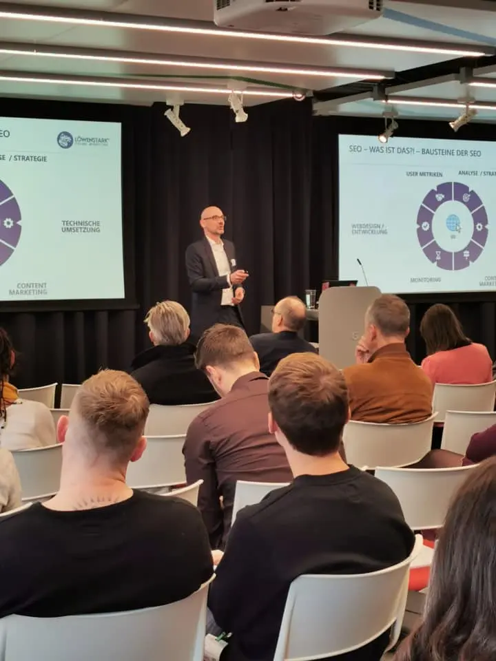 Vortrag zu SEO Google in München (Bild: Christian Benkner/privat)